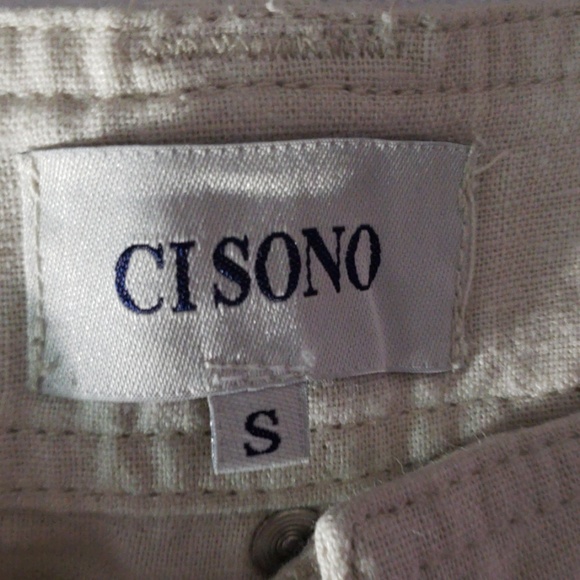 Shorts - Picture 2 of 7